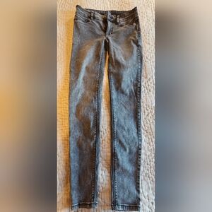 Stylish Gray Women's Skinny Jeans